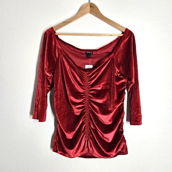 Torrid Velvet Top Off-the-shoulder - Picture 2 of 6